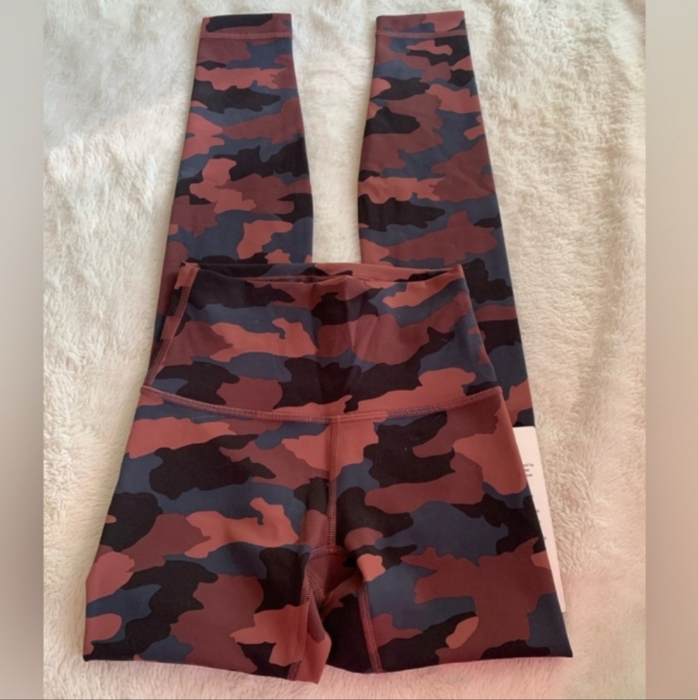 NWT 🍋 Lululemon 🍋  Wunder Train  Size 2